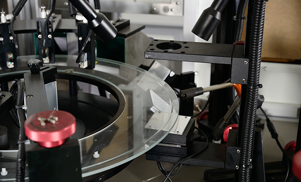 自动检测机器讲解光学螺丝筛选机中的重要性能